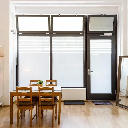 Center Apartment *